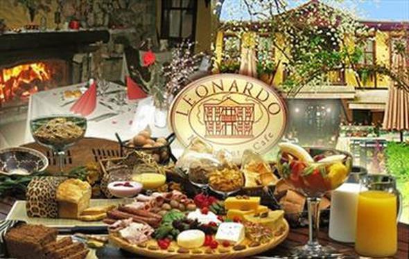 Serkan Ocak, bu gnde Polonezky Leonardo&#8217;da kzyla kahvalt yapmak istiyor. (150 TL.)