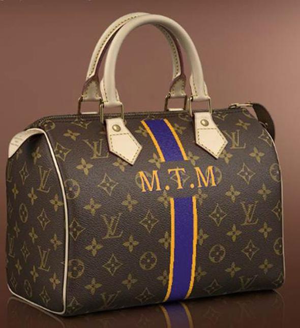 &#8220;Onu baharflerini tayan bir Louis Vuitton antayla ihya edin&#8221; diyor Sibel Arna. (3390 TL.)