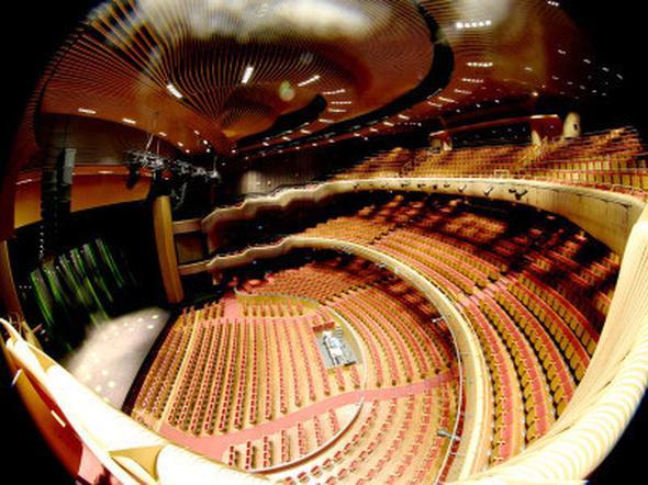 Annenizle Zorlu PSM&#8217;de bir konsere ya da oyuna gitme fikri Uur Vardan&#8217;n.... (110 TL.)