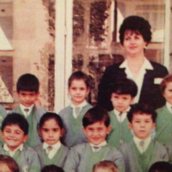 retmeninin yanndaki bu kk kz tandnz m.