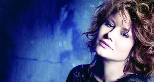 Cezaevinden 5 Haziran'da kacak olan nl arkc Deniz Seki imdiden 20 konserlik bir anlama yapt. Bu anlamayla, Seki'nin kasasna tam 2.4 milyon TL girdi.