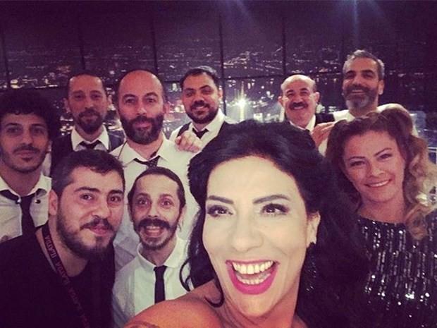 In Karaca    "Ve efsane ekip"