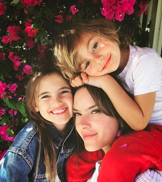 Alessandra Ambrosio    "Sevgi"