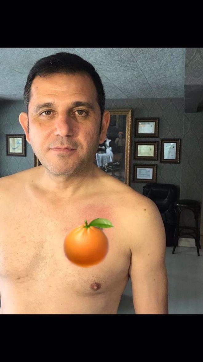 Takipileri tarafndan olduka sevilen ve yakm olarak nitelendirilen dvmeye mizahlarn da syleyecek birka sz vard tabi. Capsler havada uutu.