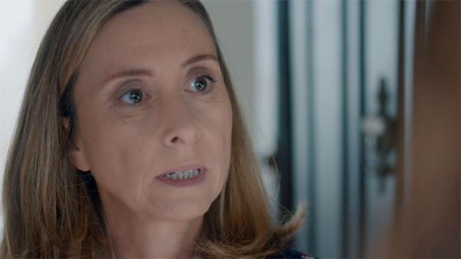 Payidar Tfekiolu'nun ei Mine Tfekiolu kimdir? : Payidar Tfekiolu'nun ei Mine Tfekiolu da hem tiyatro hem de dizi sektrnn nemli isimlerinden biri. Onu bir ok diziden hatrlyoruz. u anda ekrann reytingi en bol dizisi erde'de Hlya rolnde.