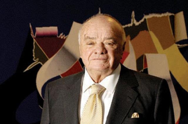 <p><b>ark Tara (Enka naat)</b></p>    <p>Serveti: 2.4 milyar dolar</p>    <p>Tuttuu takm: <b>Galatasaray</b></p>