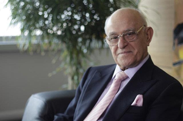 <p><b>evket Sabanc (Esas Holding)</b></p>    <p>Serveti: 900 milyon dolar</p>    <p>Tuttuu takm: <b>Fenerbahe</b></p>