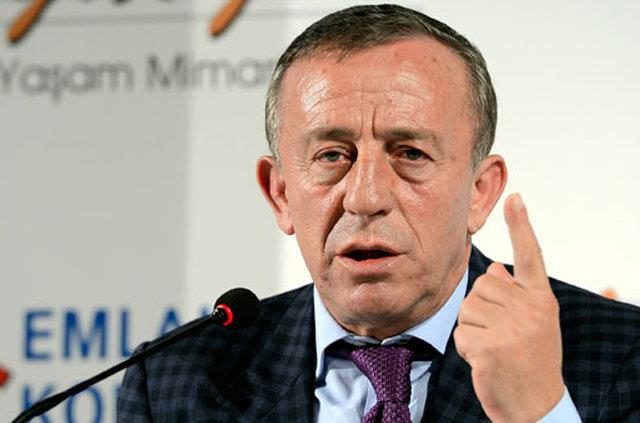 <p><b>Ali Aaolu (Aaolu naat)</b></p>    <p>Serveti: 1 milyar dolar</p>    <p>Tuttuu takm:<b> Trabzonspor</b></p>