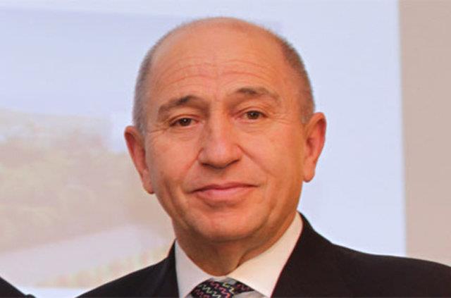 <p><b>Nihat zdemir (Limak Holding)</b></p>    <p>Serveti: 1.6 milyar dolar</p>    <p>Tuttuu takm: <b>Fenerbahe</b></p>