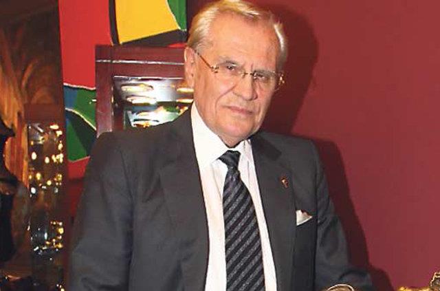 <p><b>Erdoan Demirren (</b>Demirren T. Grubu)</p>    <p>Serveti: 500 milyon dolar</p>      <p>Tuttuu takm:<b>Beikta</b></p>