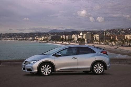 Honda Civic Hatchback 1.6 Sport 120HPYakt tipi: DizelOrtalama yakt Tketimi(100km): 4.5 litre