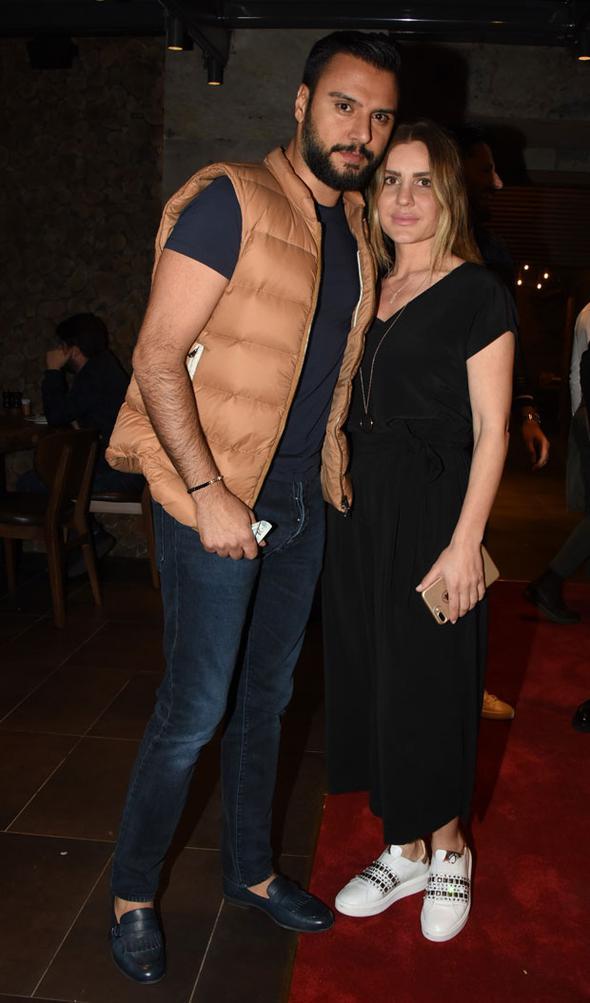 BAYRAMDAN SONRA STEMEYE GDECEZ    Cumhurbakan Recep Tayyip Erdoan&#8217;a 1 yl iinde evlenecei ynnde sz verdii hatrlatlan Alian, yle dedi: &#8220;Verdiim sz tuttum. Son 15 gn kala Allah Eda&#8217;y karma kard. Bayramdan sonra istemeye gideceiz. Cumhurbakanmzn bana sz var. Nikah ahidimiz olacak.&#8221;