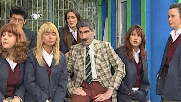 lgn Bedi dizisinde canlandrd 'Kapc Abdl' rol ile tv izleyicisinin hafzasna kaznan Abdlhamit Danr yllar sonra ortaya kt.