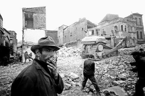 SARKS BAHAROLU -HAL YIKIM