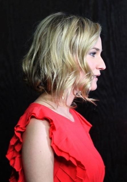 Honut olmadklar bir konuyu hemen kiinin yzne syler ya da o konudan honut olmadn beden diliyle ifade eder.