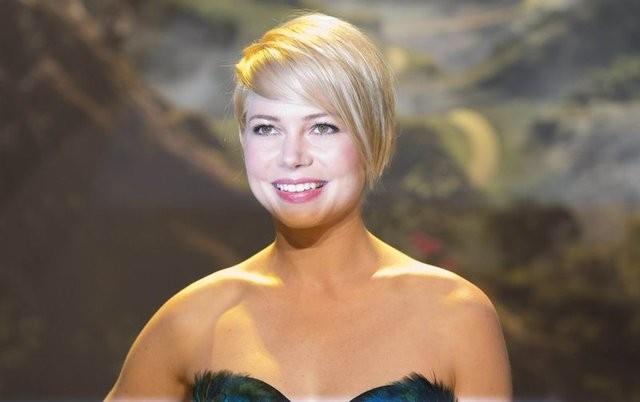 Ancak sorunlarla yz yze geldiinde baz durumlarda dnmeden hareket edebilir.