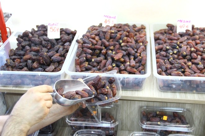 Ramazan aynda iftar sofralarnn vazgeilmezi ise, yine pide ve hurma olacak.