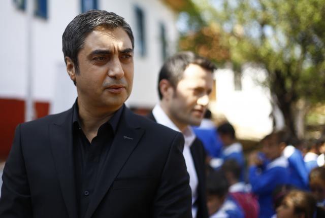 Filmin ieriiyle ilgili detay veremeyeceine dikkati eken amaz, adnn "Kurtlar Vadisi Vatan" olmasnn bile aslnda ok ey anlattn vurgulad.