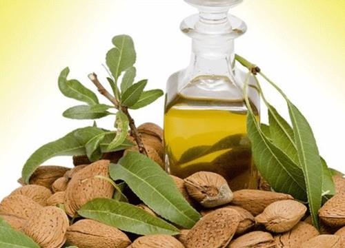 Zeytinya: Zeytinya genel olarak cilt zerindeki olumlu etkileri ile bilinir. Cildi nemlendiren, parlatan ve gzenekleri sklatran bu ya kalarn oaltlmasnda da kullanlabilir. Gece yatmadan nce, zeytinyan kalarnza masaj yaparak 1-2 dakika kadar uygulayn ve yznz ykamadan uyuyun. Bylece gece de zeytinya cildiniz tarafndan emilecek ve sonu daha etkili olacaktr. Bu uygulamay her gn yapmaya zen gsterin.    Fndk Ya: Fndk ya, seyrek kalar zerinde olumlu etkiye sahip olan bir ya eididir. Fndk yan bir pamua srp masaj yaparak uygulayn ve 1 saat kadar bekledikten sonra lk suyla ykayn.