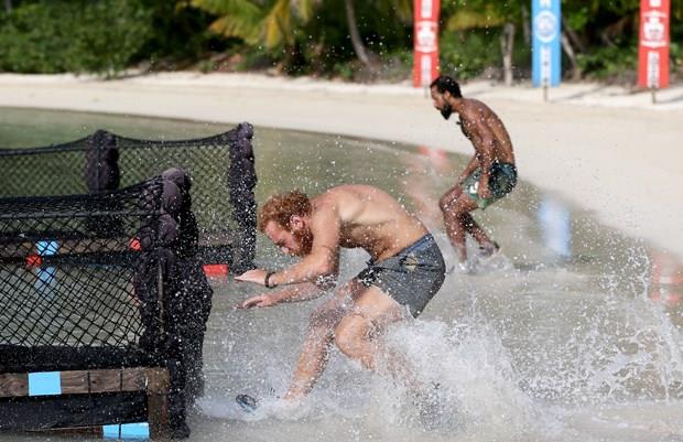 Furkan Kzlay'n kard albmler:<br>    Aksn Sen (2009), Her ey Senle (2010), Karamel Kokun (2011), Ecem (2014), Vura Vura (2014)