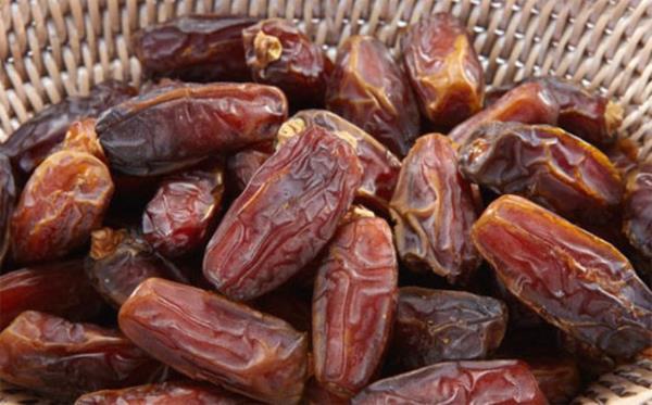 Orucunuzu hurma ile amak isterseniz: 4 adet hurma'nn 1 porsiyon meyveye eit olduunu bilerek uygun miktarlarda tketebilirsiniz.