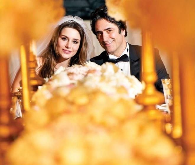 Yemek sonras� kendilerini bekleyen gazetecilerin sorular�n� yan�ts�z b�rakan K�rm�z�g�l Ailesi kendilerini bekleyen l�ks ara�lar� ile evlerinin yolunu tuttu.