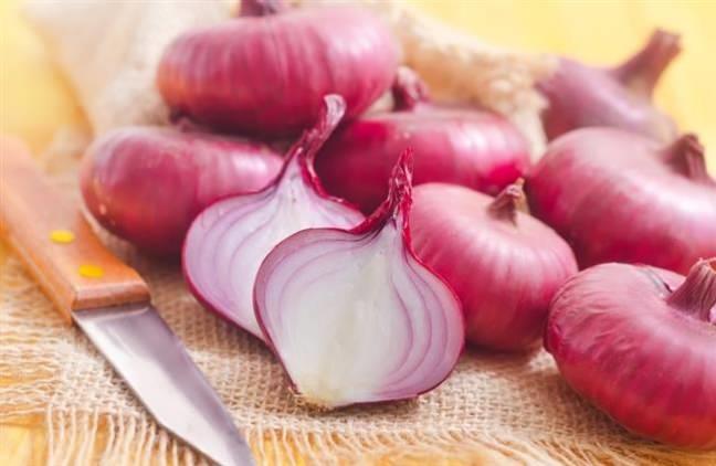 Ayak ve el trnaklarnz abuk krlyor ise trnaklarnz mor soan suyu ile ovun. Sonuca baylacaksnz!