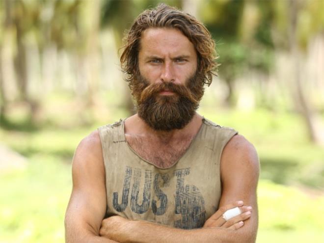 Survivor 2017'ye veda eden G�khan G�z�kan kimdir?    G�khan G�z�kan 34 ya��nda... Boks ile yak�ndan ilgilenen G�khan, v�cut geli�tirme ile de ilgileniyor. 1.92 boyundaki G�khan yar��maya 96 kilo olarak gelmi�ti.