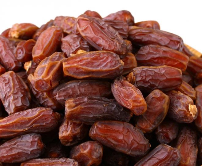 3. Hafzay glendiriyor<br>  A ve B vitamininden zengin olmas ve ierdii yksek miktardaki magnezyum sayesinde hafzann glenmesini destekliyor. Bu durum, zellikle yallk ve ocukluk dneminde dzenli hurma tketiminin hafza glenmesinde faydas olabileceini dndryor.