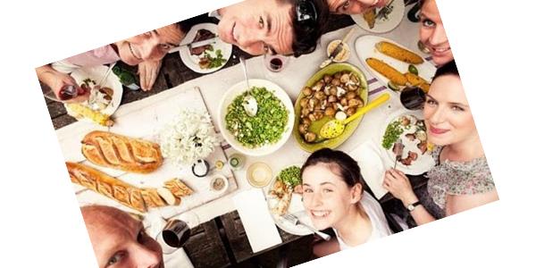 Mutluluk hormonu olarak bilinen 'serotonin', ruh hali �zerinde etkili oldu�u gibi i�tah metabolizmas�nda da �nemli bir rol oynuyor. Ara�t�rmalar, serotonin eksikli�inin uykusuzluk, yeme bozuklu�u, depresyon, migren ve hatta obeziteyi tetikleyebilece�ini ortaya koyuyor. Serotonin eksikli�i ya�amamak; yani mutsuz olmamak i�in egzersiz yapmak, g�ne� �����ndan D vitamini almak, stresten uzak durmaya �al��mak gibi eylemlerin yan� s�ra baz� besinleri t�ketmek de serotonin miktar�n�n artmas�n� sa�l�yor.