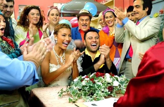 Benzeri baka oyuncularla yaplm olsa da Cennet Mahallesi'nin yerini hi bir ey tutmad.