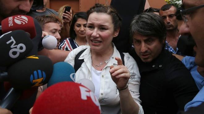 Deniz Seki, nianls Faruk Salman'la yapaca 10 gnlk tatilinin ardndan alma hayatna hzl bir dn yapmaya hazrlanyor.