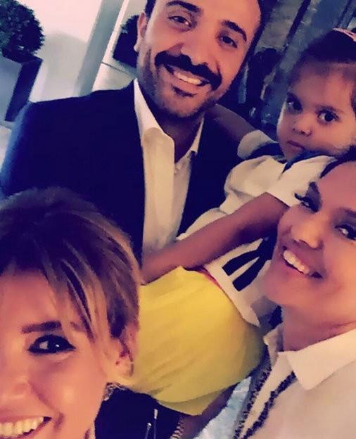 Dn akam nl arkc iin konaklad otelin kral dairesinde yakn dostlar Glben Ergen ile Demet Akaln zel bir parti dzenledi. Rengarenk sslemeler, kokteyller, zel dekorlar ve birbirinden lezzetli pastalar karsnda gren Deniz Seki gzyalarn tutamad.