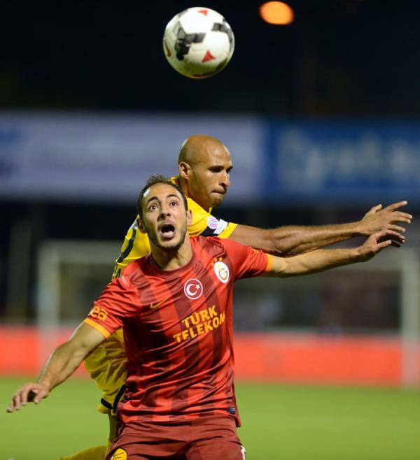 Bursaspor ma kadrosunda kontenjana taklan ve Eskiehir'de Chedjou'nun yerine kadroda yer bulan Amrabat'n yine hayal krkl yaratmas teknik heyetin sabrn tard.