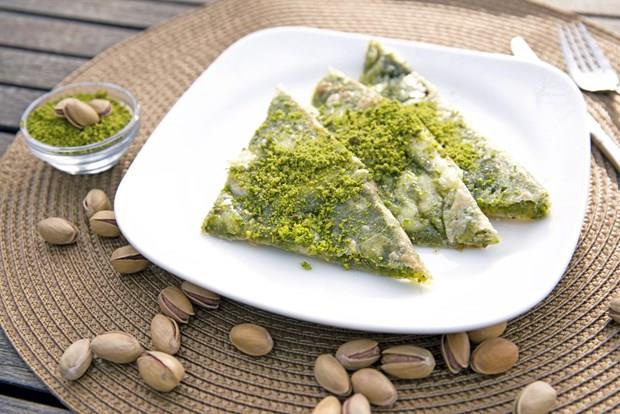 Katmer | Gaziantep<p>    lk lokmadan itibaren yiyeni baka diyarlara gtren katmer; Gaziantepli  ustalarn elinde ayr bir lezzete dnyor.