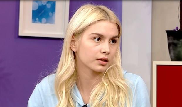 Aleyna Tilki ve Emrah Karaduman'n yaklak 290 milyon izlenmeye sahip olan "Cevapsz nlama" adl paras, YouTube'dan "telif hakk" nedeniyle kaldrld.