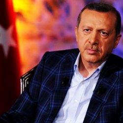 <p><b>R YARIMASINDA BRNC OLDUM</b></p>    Gazetelerden birinin iir yarmas dzenledi. Teknik ressamlar cemiyeti ve o kurum. O yarmada ben birinci oldum. 500 lira para dl ve duvara monte ktphane aldm.