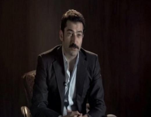 <b>Kenan mirzalolu:</b> Babakanla telefon atm taziye telefonu. Babakanmzn teyzesi vefat etmiti. Aradan birka gn geti. Babakan telefondayd. Bana teekkr etti taziye iin. Telefonu kapattktan sonra durup dndm dizilerde, setlerde youn oluyoruz. nsanlara dnemiyoruz. Trkiye Cumhuriyeti'nin Babakan dn yapt. Utandm. Oradan bir ders kardm.