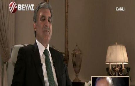 Medya neler yazd. Elerimiz ile ilgili sknt yaandn yazdlar. Byle bir ey olmad. Kendisi de syledi ailelerimiz, elerimizin hukuklar ok ok farkldr. Byle bir sknt aramzda yaanmad. Bunu yakalayamadklar iin de kahroluyorlar. Kardelik hukuku iinde milletimize hizmet yolunda bu yola devam ediyoruz" dedi.