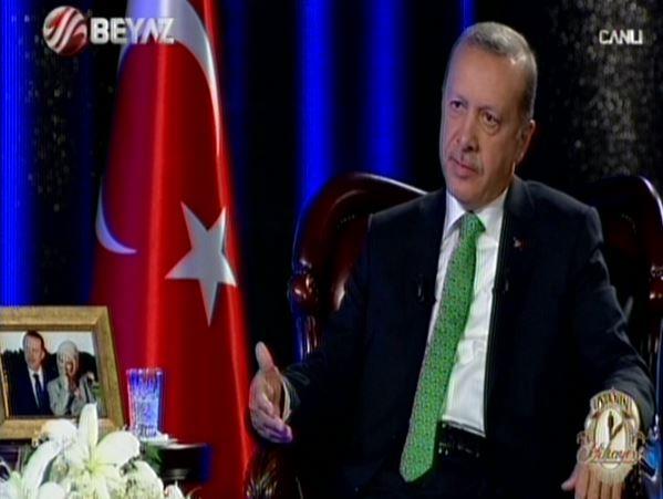 <p><b>BSKLETM OLMADI</b></p>    Oynadmz oyunlar elik-omak, uzun eek, yakan top, dama, dokuzta, kandillerden kule yapardk onun zerine leen koyar, ierisine kl, gazya koyup yakardk. Bisikletim olmad hi. Bisiklet alacak durumda deildik.