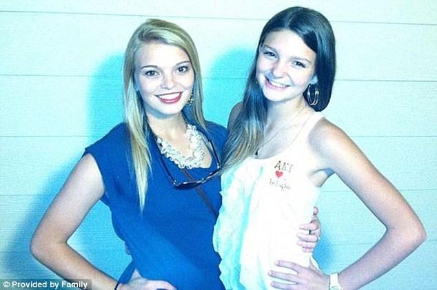 Tpk 20&#8217;li yalardaki kzlarn fotoraf ektirmeyi sevdii gibi Emily ve arkadalar da sk sk fotoraf ektiriyorlard. Emily&#8217;nin telefonunda ailesine, arkadalarna ve erkek arkadana ait yzlerce fotoraf vard. Kaza srasnda telefonu da kaybolduundan btn fotoraflar da yok oldu.