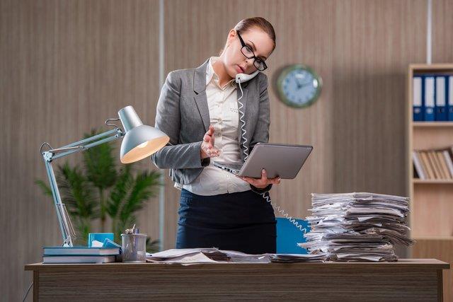 8-Ajanda defteri kullann. Gereksiz hibir eyi hafzanzda tutmayn. Yarn yapacanz en nemli 5 ii deftere yazn. Yarn olduunda ncelikli olan ileriniz bu maddelerdir.