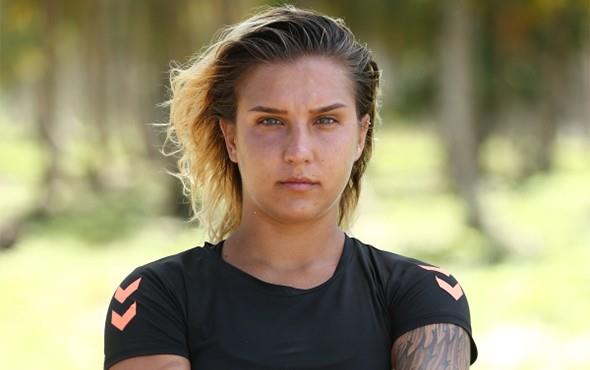 Survivor 2017'ye veda eden Elif adolu kimdir?  <p>    Elif adolu 1992 doumludur. Ataehir'deki bir spor merkezinde Fitness Eitmenlii yapmaktadr. Elif ayrca 2014 TVG ve Fitness ampiyonasnda Avrupa Vcut Gelitirme Fitness ampiyonu oldu.