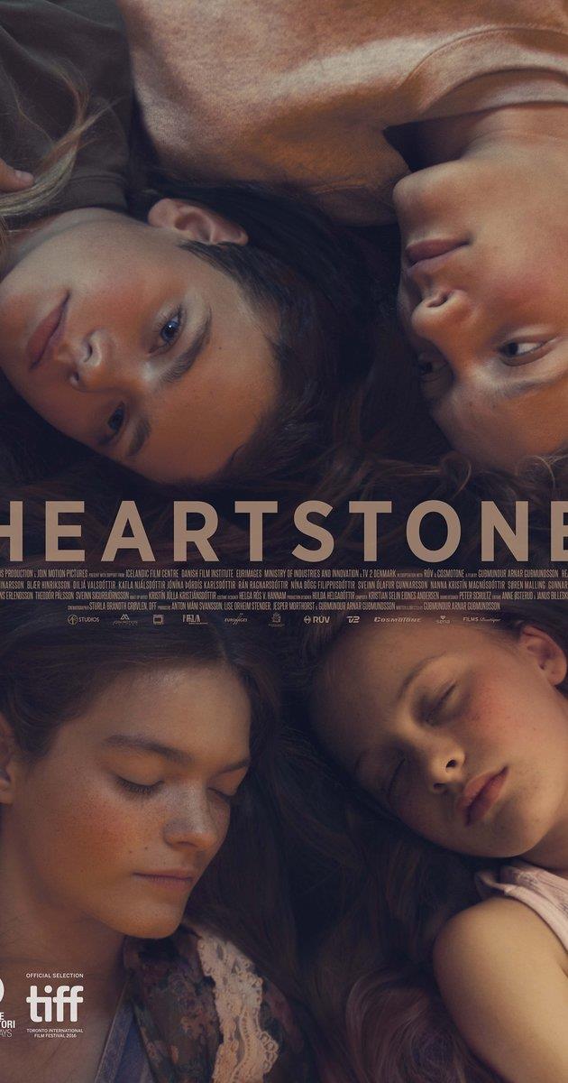 4- Genlik Bamda Duman (Hjartasteinn)<span><strong>Ynetmen: </strong>Gudmundur Arnar Gudmundsson<br><strong>Oyuncular: </strong>Baldur Einarsson, Blr Hinriksson, Sren Malling&nbsp;<br><strong>IMDB Puan:</strong> 7,8<br><strong>Tr: </strong>Dram<br><br>zlanda'da cra bir balk ky.&nbsp;<br><br>Thor ve Christian'dan biri en iyi arkadana kar yeni duygularn kefederken dieri ise bir kzn kalbini kazanmaya alr.&nbsp;<br><br>alkantl bir yaz geirirler.&nbsp;<br><br>Yaz   sona erdiinde, zlanda'nn sert doas haklarn geri aldnda, oyun   alanndan ayrlmann ve yetikinlie adm atmann zaman gelir.</span>