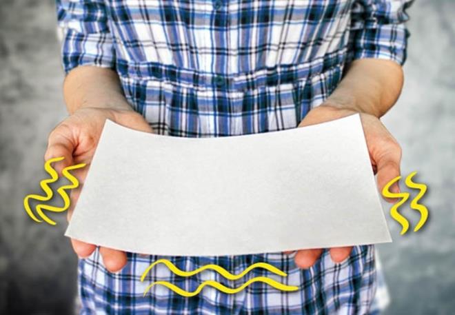 6- Tiroid<br /> &nbsp;  Gzlerinizi kapatn, kollarnz nnzde uzatn, parmaklarnz yanlara doru an ve birisine ellerinize ince bir sayfa koymasn isteyin. Kat paras parmaklarnzla titremeye balarsa, bir endokrinologa gitmeniz faydal olabilir.