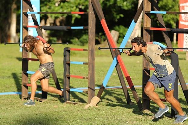 Survivor'da perembe gn 22. haftann ikinci dokunulmazlk oyunu oynand.    Finale yedi gn kala oynanan ve byk mcadeleye sahne olan oyunu Adem kazand.