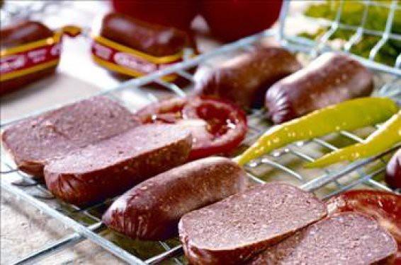 Yzde 100 dana eti diye satlan sucuklarda at, eek ve kanatl eti kullanlyor.