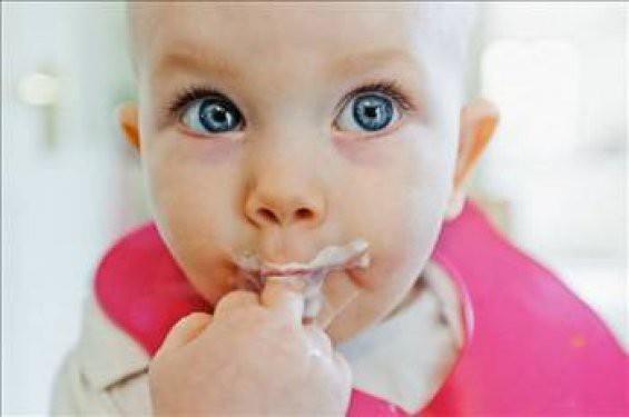 Yourda bitkisel ya ve jelatin katlyor, jelatin, domuzun deri veya kemiklerinin kaynatlmasyla elde ediliyor.