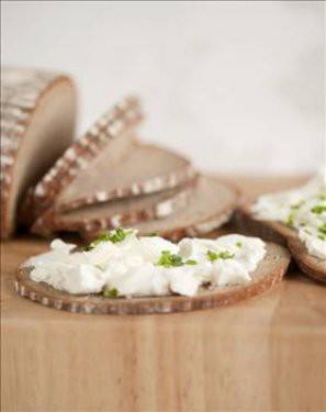 Kf tutmu ve bayat peynirler eritilerek, eritme peyniri olarak satlyor.