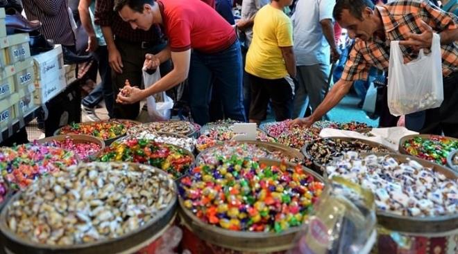 -Bayram dnemlerinde zellikle fndk, fstk enili ve krema dolgulu ikolata seenekleri tercih ediliyor.